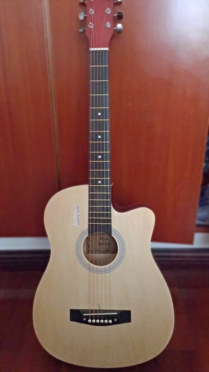 现低价出售家里闲置的威伯38寸民谣木吉他