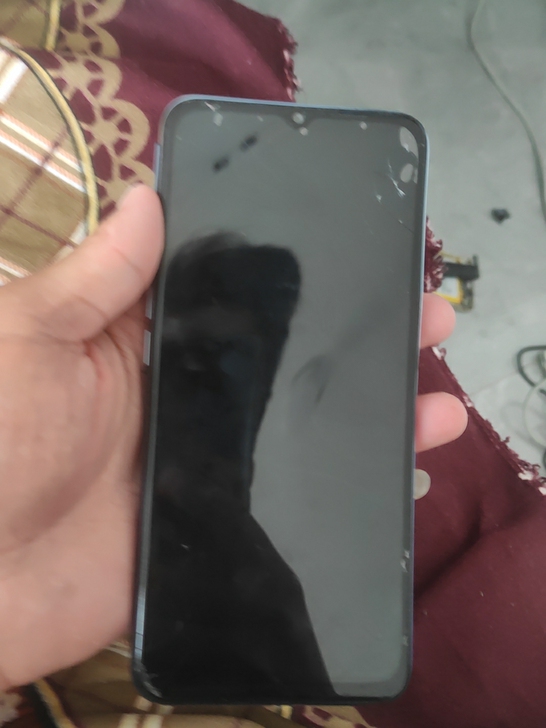 oppoa手机a55开机亮，需要拿走