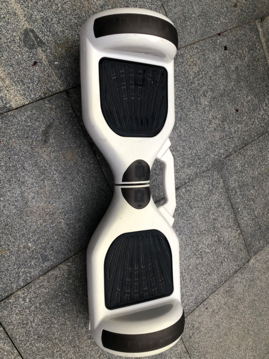 平衡车还一直在玩 现转手出售 正常使用 五...