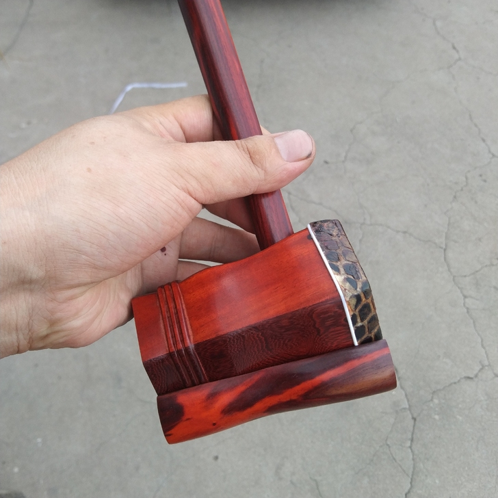紫檀木，袖珍二胡 ，41厘米长。350元包...