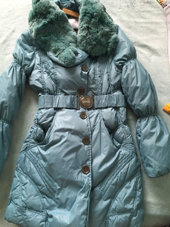 女式38码羽绒服,不是雾蓝色,最后一张图的...