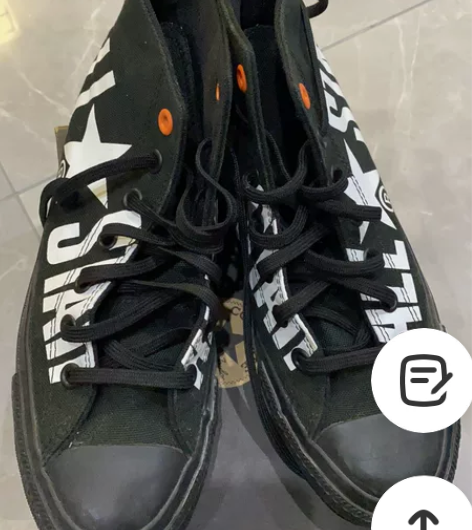 匡威鞋38码，穿了几次，鞋边有点氧化。正品...