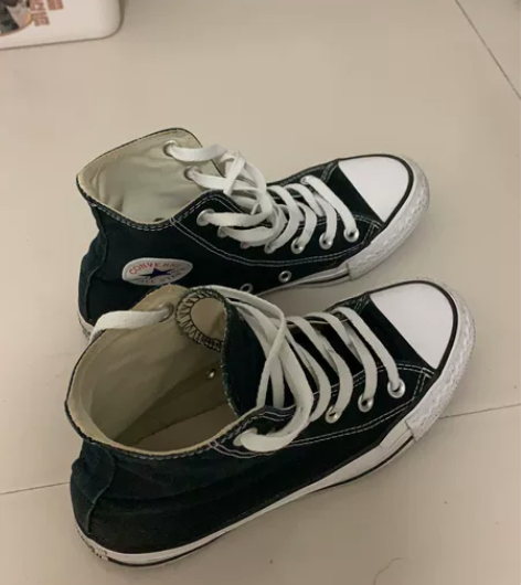 匡威帆布鞋女 36.5码 除鞋底磨损外 其...