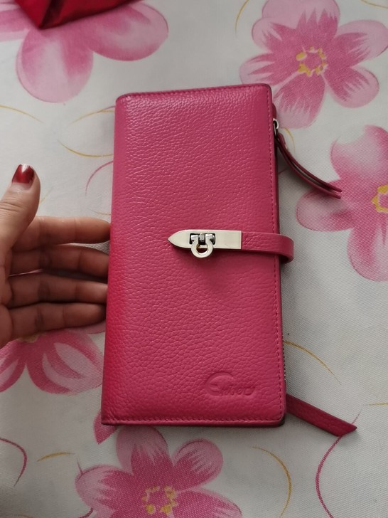 纯皮钱包!专卖店买的!所有商品不退不换!