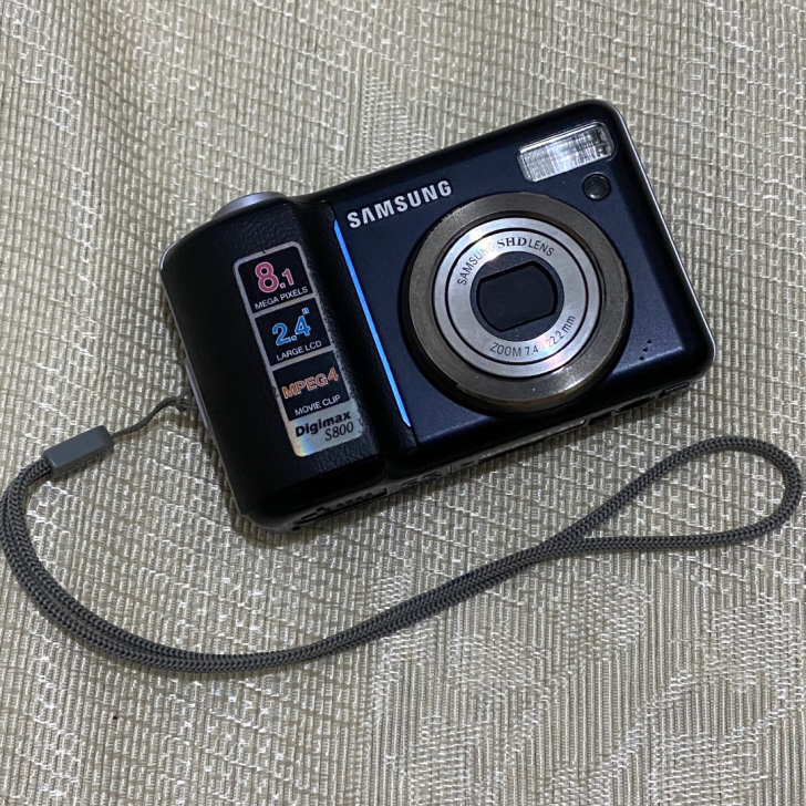 三星s800数码照相机 240