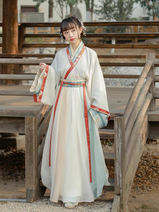 十三余小豆蔻儿[青山语]绣花双层晋儒一片式...