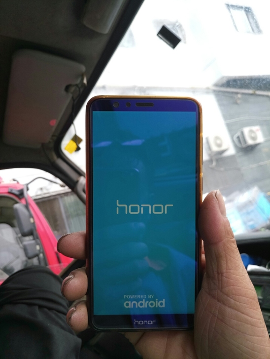 honor/荣耀 7x定屏,卖维修师傅拆零件