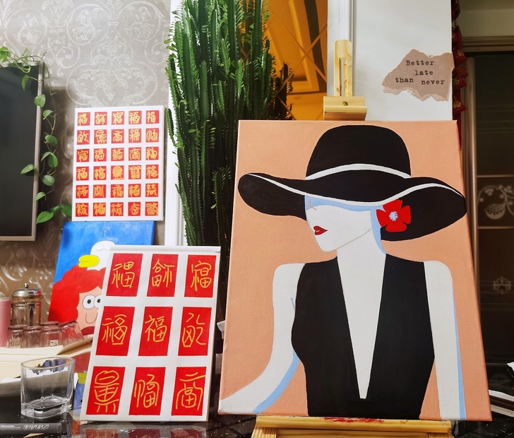 带礼帽的气质女生