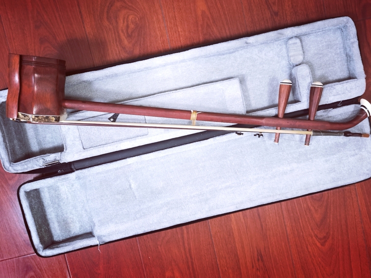 老红木二胡 原价1000多块钱的二胡 9...