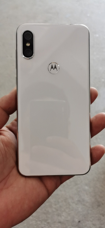 摩托罗拉p30多大内存不知道,开机屏坏,成...