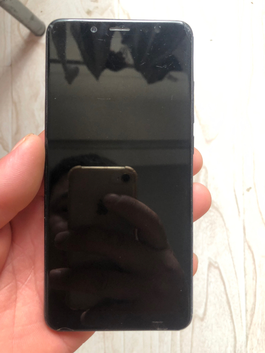 红米5配置6加64的。功能正常，成色如图要...