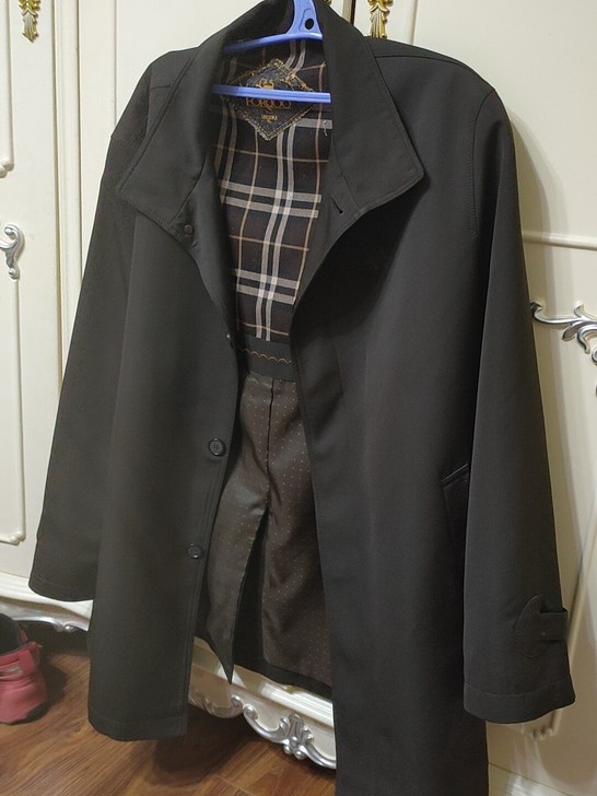 虎都春秋风衣低价出售