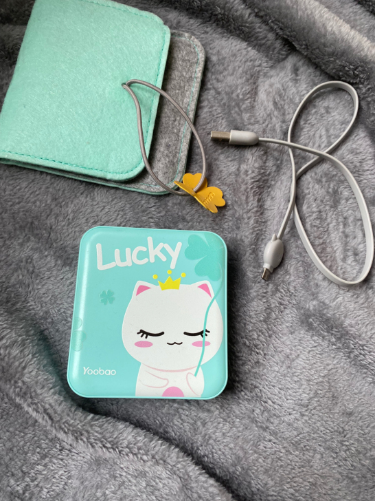 定制版薄荷绿yoobao羽博充电宝超薄小巧...