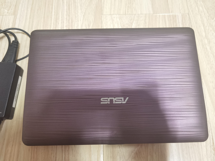 华硕1015PW 10.1寸  笔记本电脑