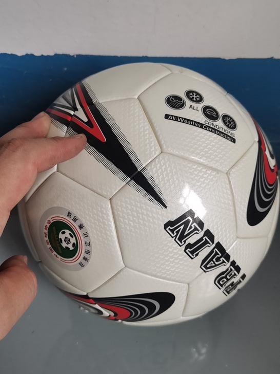 99成新火车头Ts 5911五号足球正品，...