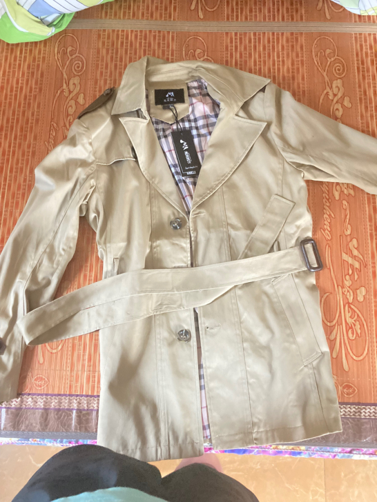 男风衣，之前一时头热买的，一次没有穿过全新...