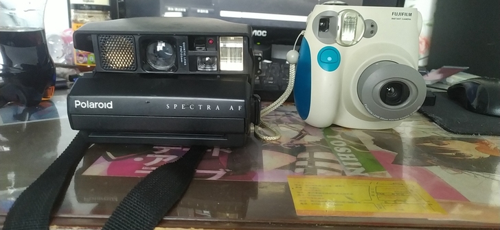 宝丽来相机，可以使用。