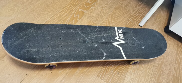 MK双翘滑板初级板  稳定性好 七成新（板...