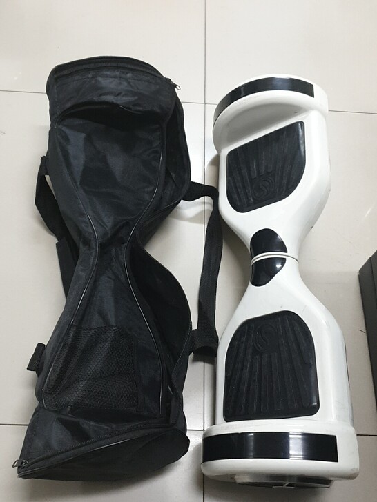 龙吟平衡车,电池非常好,充电器,车包齐全。