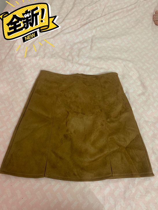 麂皮半身包裙，一次都没穿，M码，后面带拉链...