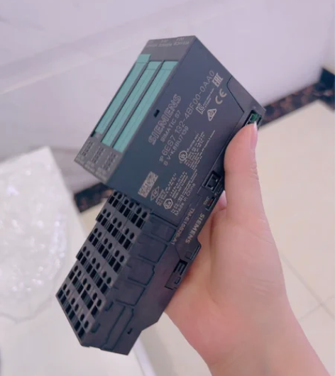 9.99新正品  西门子 输出模块 型号：...