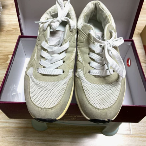 内增高运动鞋，小白鞋。37码。有污渍瑕疵需...