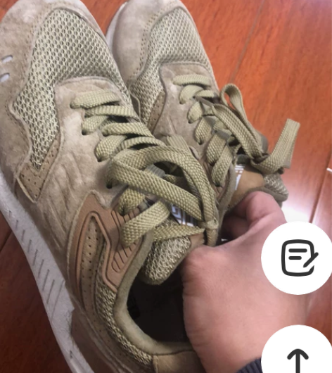 必要上买的运动鞋，质量非常好，很舒适，9成...