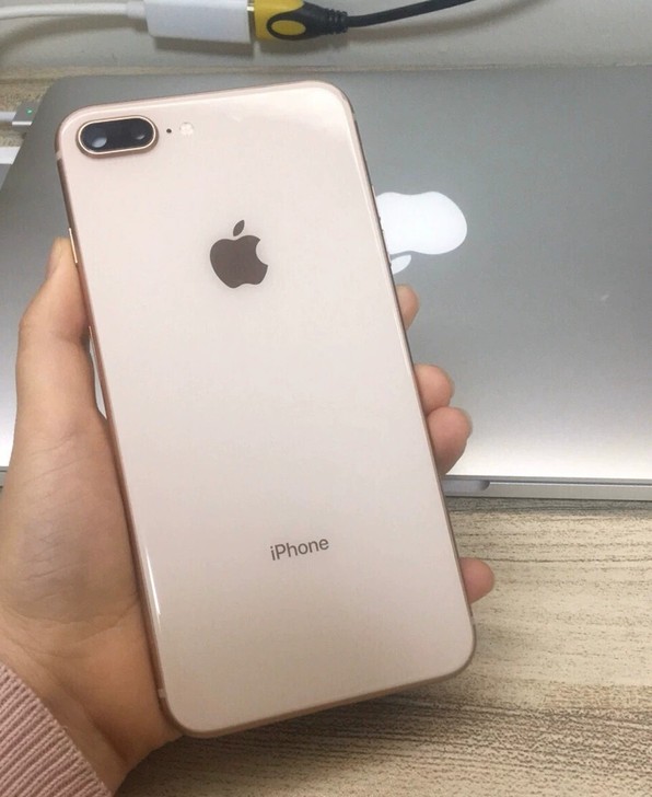 iPhone 8p  苹果8游戏机批发价有...