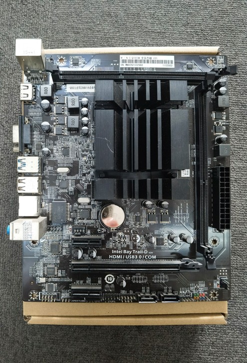 拆机几块 七彩虹Q1900M主板，CPU ...
