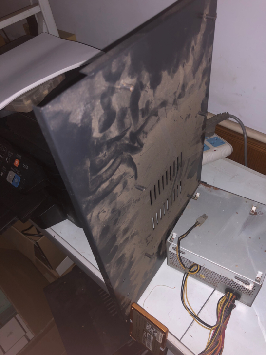 开放式几箱。料很厚。包邮。工作室不干了。电...