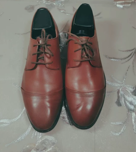 骆驼品牌39码245男士真皮头层牛皮系绑带...