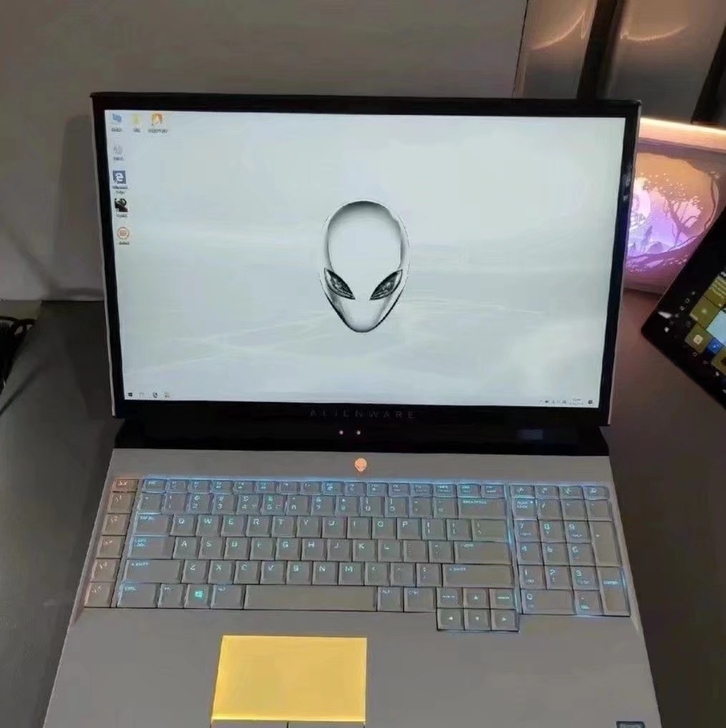 144Hz 2080 高端游戏本电脑 外星...
