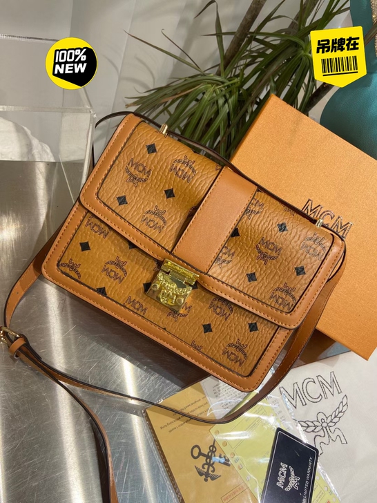 全新闲置    专柜M家吴昕同款单肩包，斜...