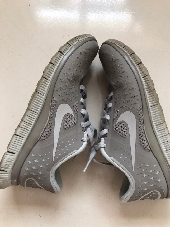 耐克专柜正品运动慢跑鞋36.5码 穿着舒适...