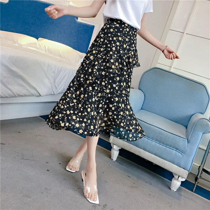 高腰不规则碎花雪纺半身裙 ，几乎全新，没吊...