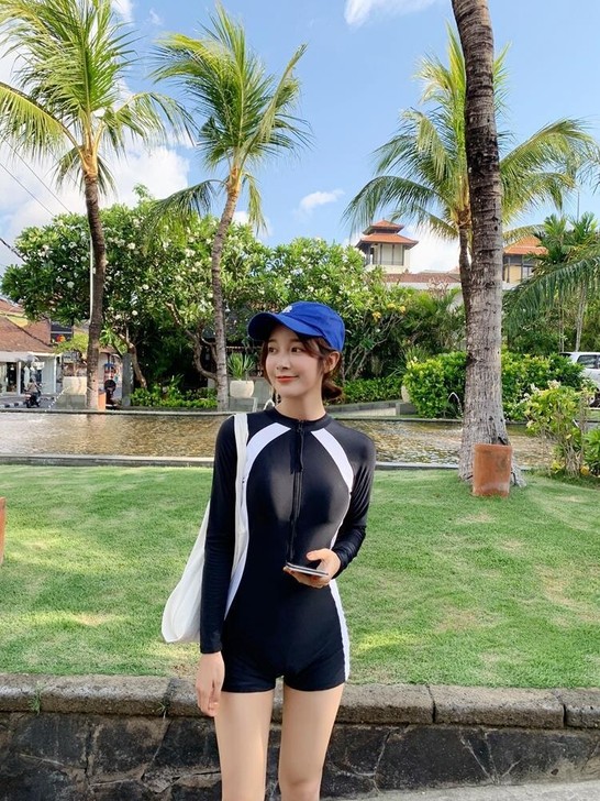 厂家直销2021款长袖网红高档泳衣女温泉i...