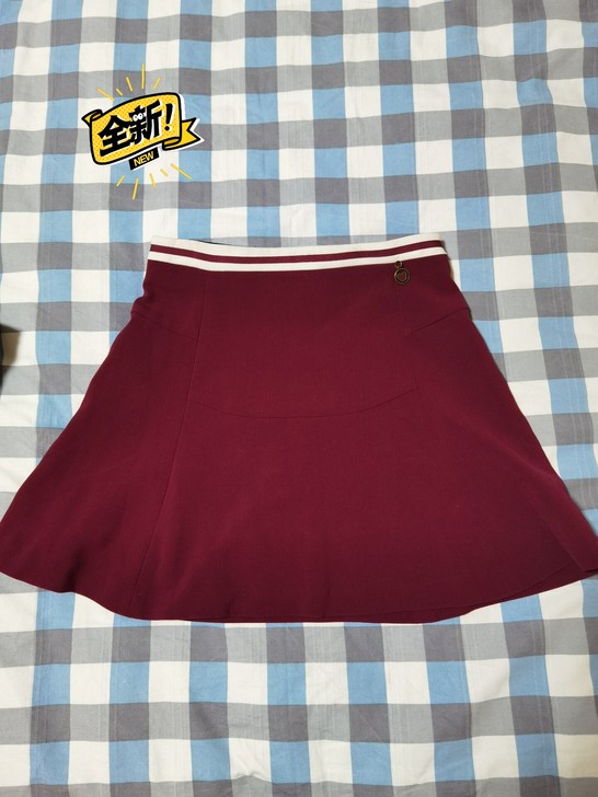 teenie weenie短裙，适合春秋穿...