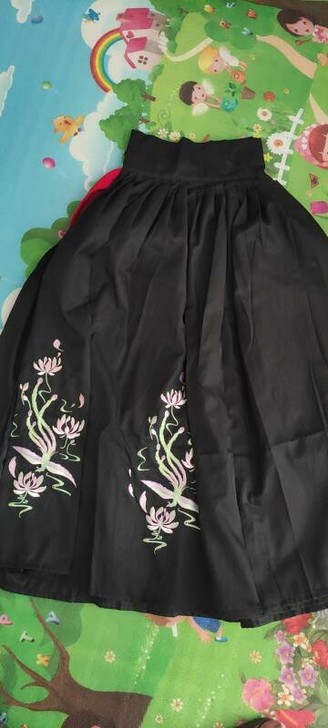 全新齐腰绣花汉服女裙子拍照
