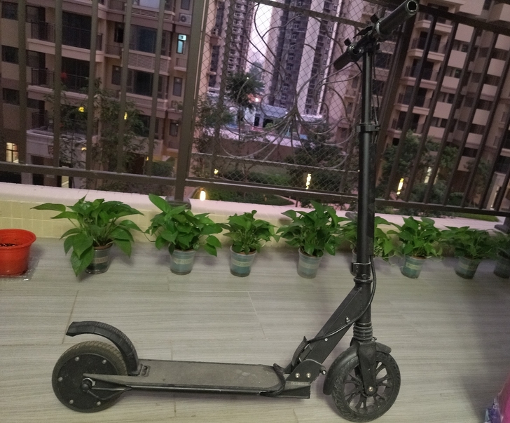 出一闲置的成人电动滑板车（可折叠，前后减震...