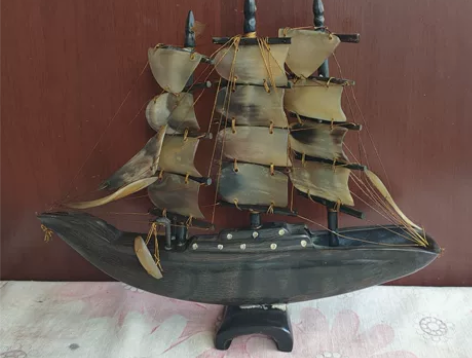 牛角雕帆船摆件7451   帆船品相完好，...