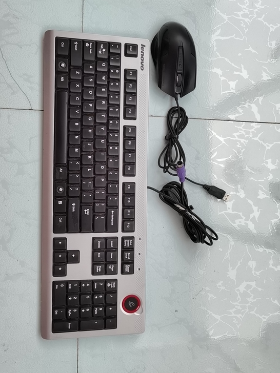 电脑键盘鼠标,键盘为联想的,做工厚实,质量...