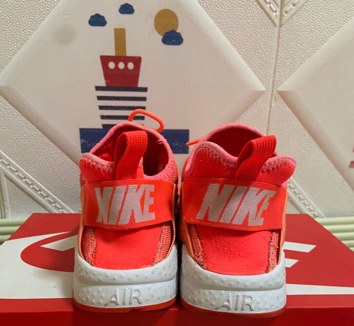 NIKE 女鞋 运动鞋 桔色特别亮 九成新...