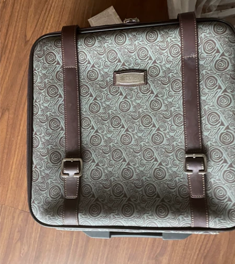 中信银行 拉杆箱 外观比较好看 全新 有少...