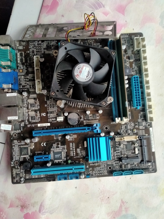 设备上拆下来H61主板cPU内存一套,八层...