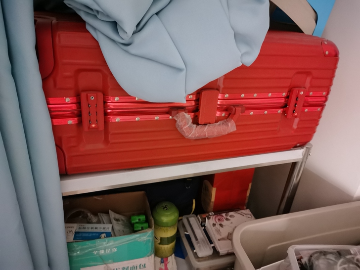 29寸花花公子行李箱，拉杆箱，就用过一次，...