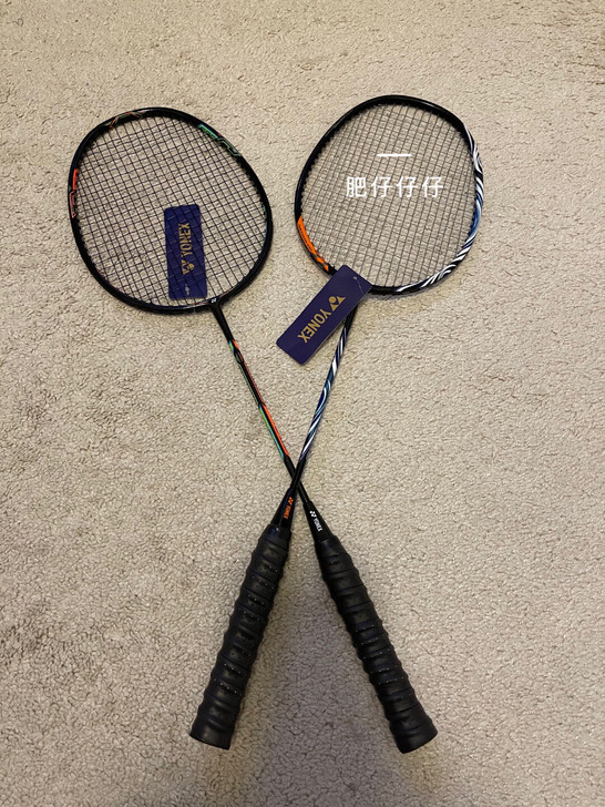 闲置一手全新尤尼克斯羽毛球拍超轻球拍闲置转让