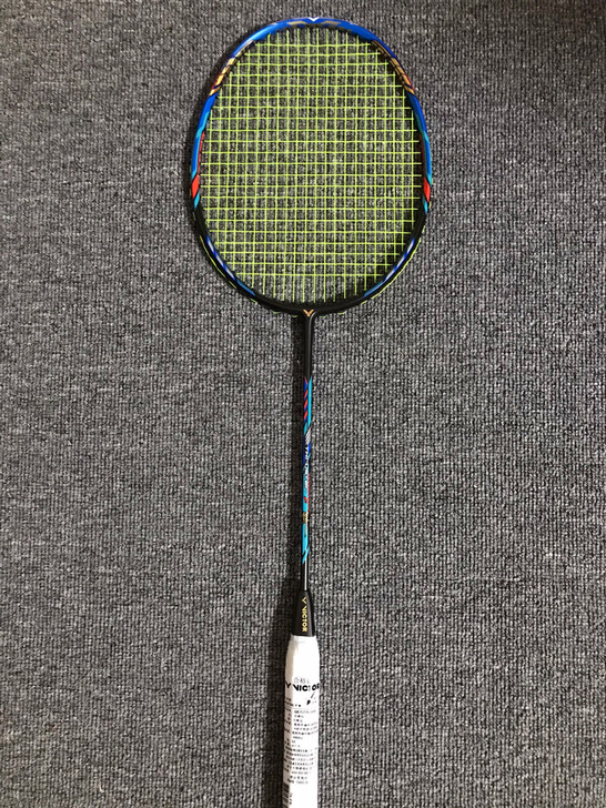 （闲置转让）全新胜利羽毛球拍TK-F隼全碳...