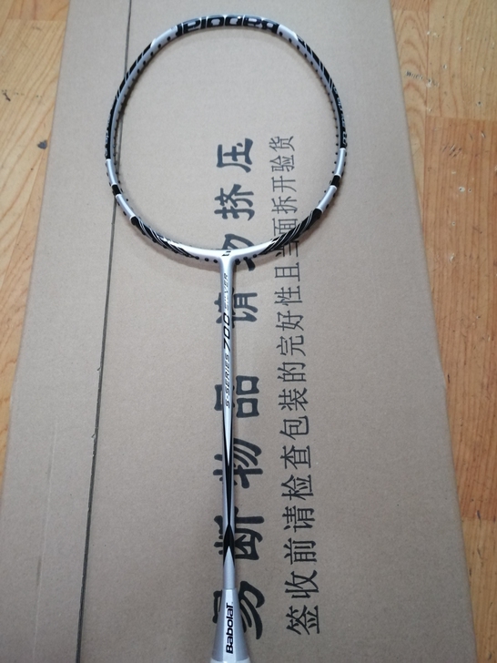百宝力羽毛球拍,全碳素出口欧洲版,全新无瑕...