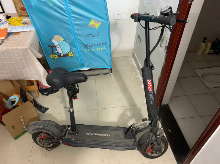 工作跳槽出一个优频电动滑板车，上下班代步非...