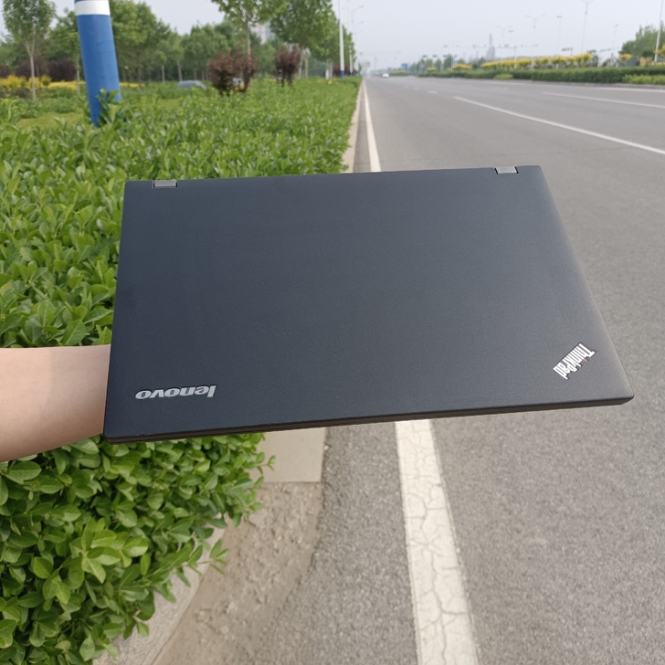 手提笔记本电脑 几乎全新 联想品牌